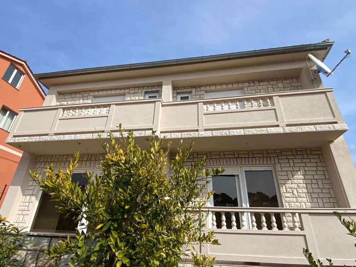 Apartman Branka Rab Town Ngoại thất bức ảnh